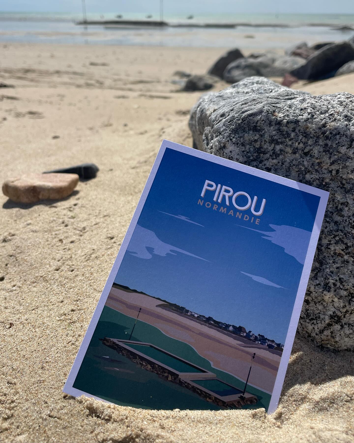 Carte postale Pirou "Vue sur la piscine"