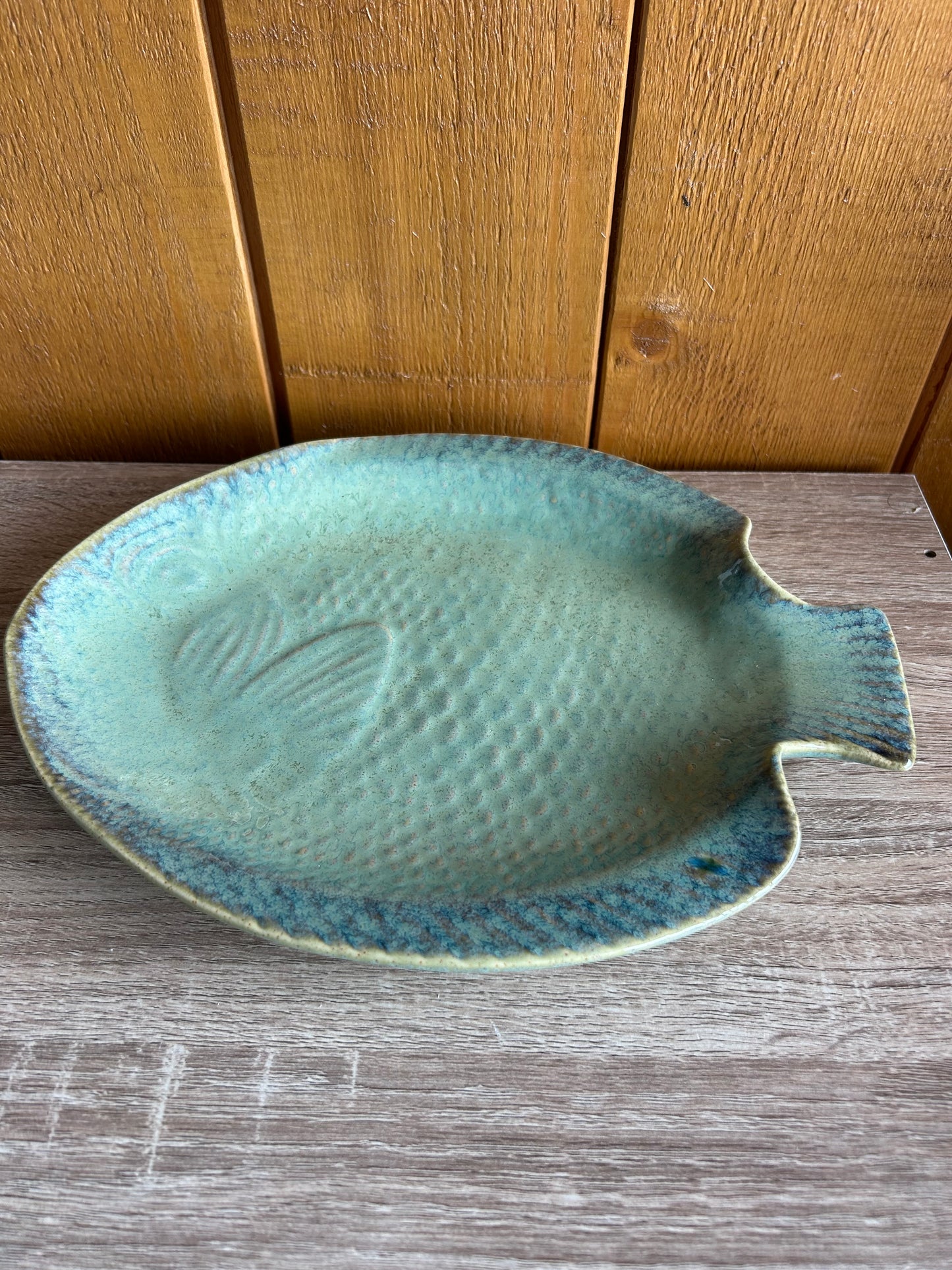 Assiette ou plat en forme de poisson émeraude